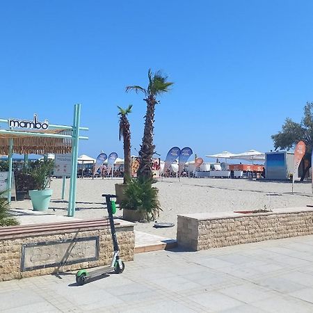 Luxury Promenada Apartment - Frontal Beachfront Mamaia Nord Năvodari 외부 사진
