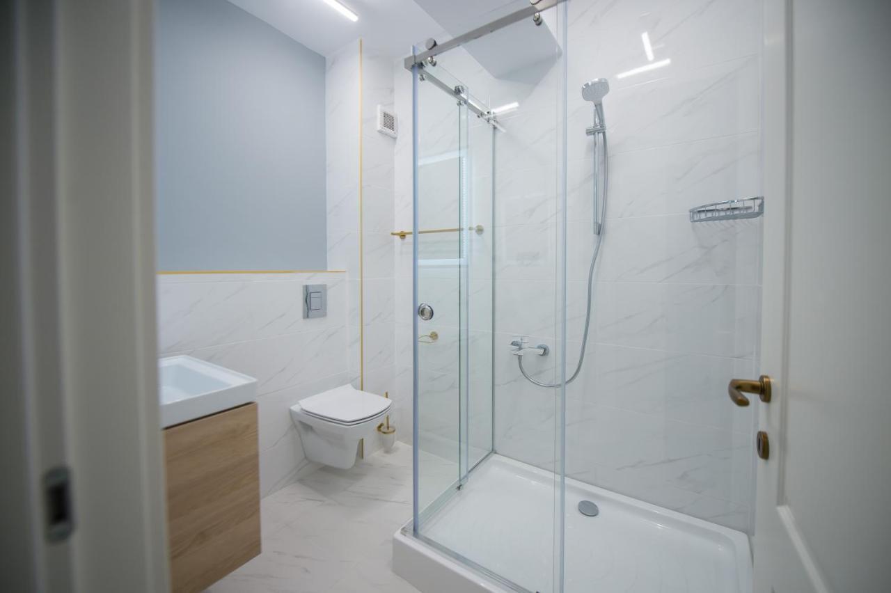 Luxury Promenada Apartment - Frontal Beachfront Mamaia Nord Năvodari 외부 사진