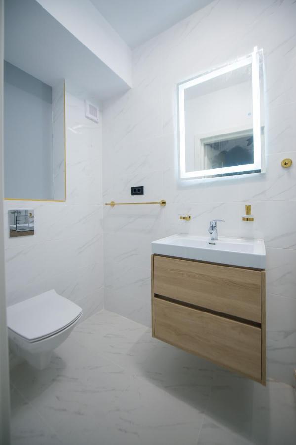 Luxury Promenada Apartment - Frontal Beachfront Mamaia Nord Năvodari 외부 사진