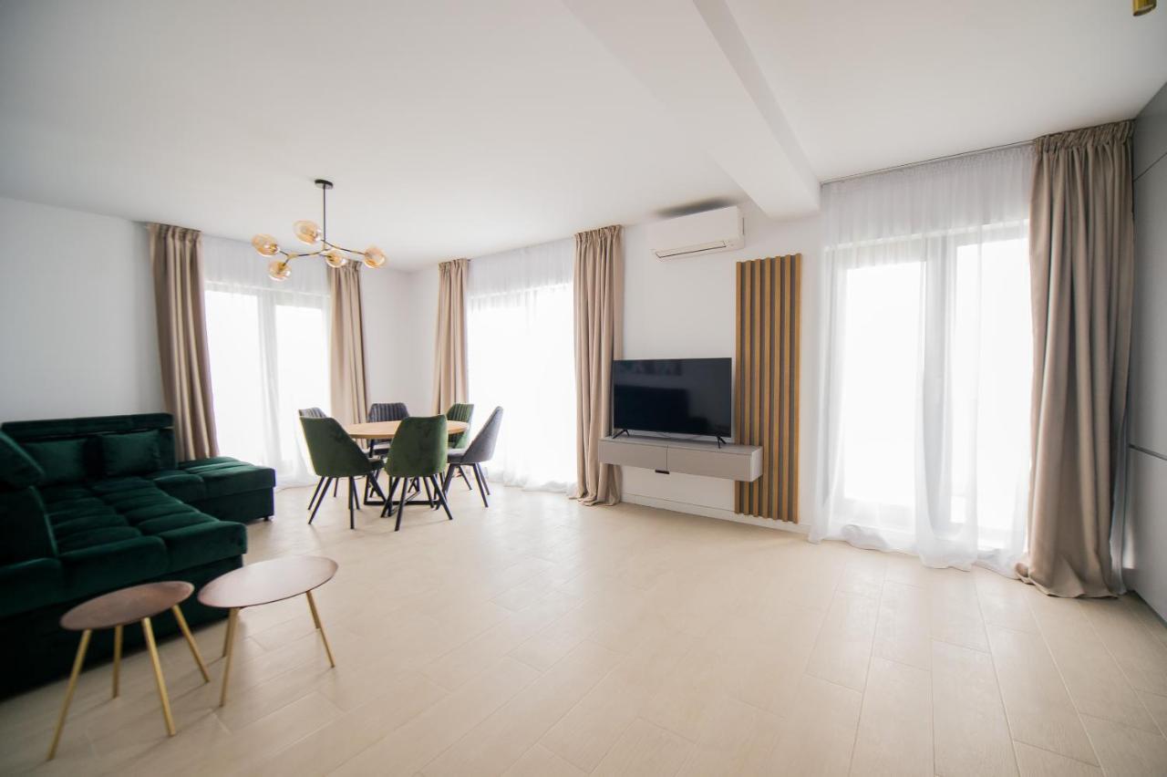 Luxury Promenada Apartment - Frontal Beachfront Mamaia Nord Năvodari 외부 사진