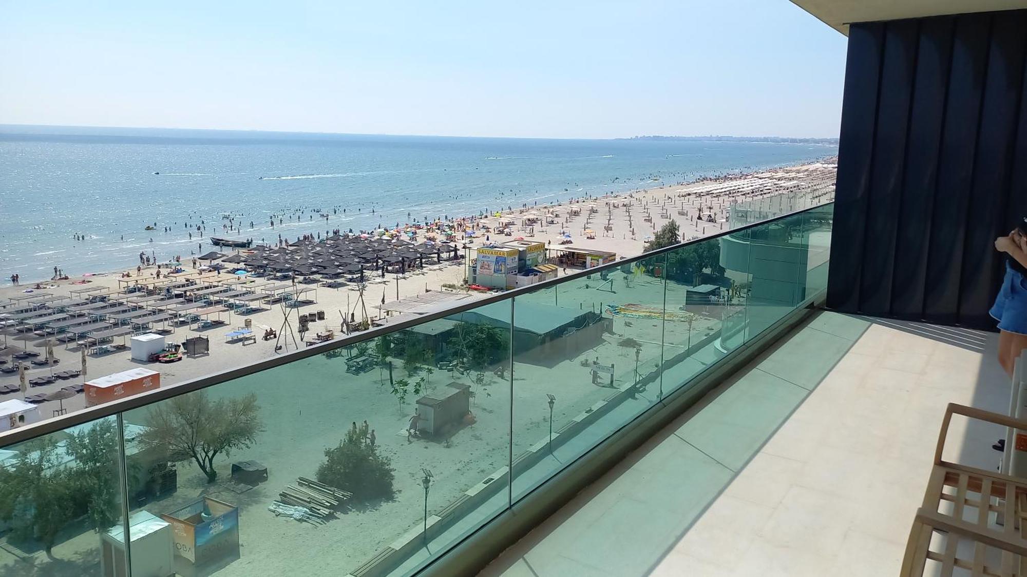 Luxury Promenada Apartment - Frontal Beachfront Mamaia Nord Năvodari 외부 사진